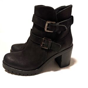 Bata Italian Design Block Heel Buckle Boots